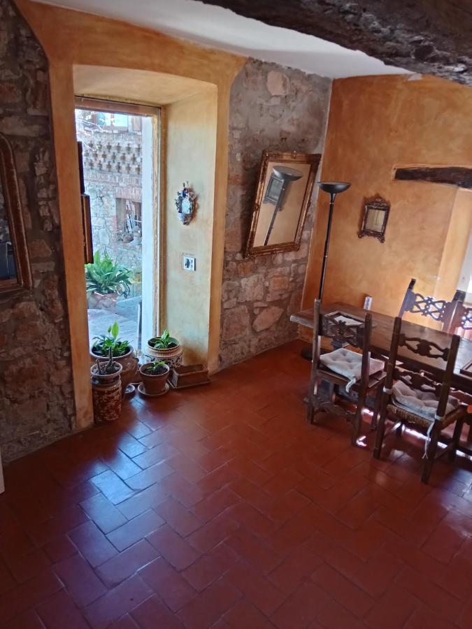 Гостевой дом Morelli House Montalbo Экстерьер фото