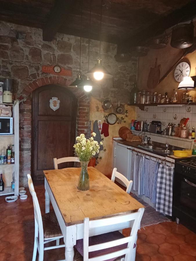 Гостевой дом Morelli House Montalbo Экстерьер фото